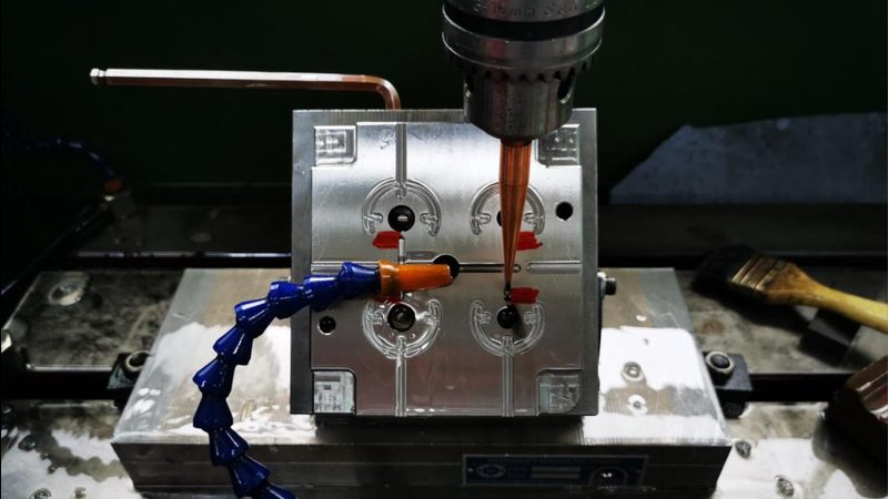高端拉伸模具：揭秘其制造工艺与选型要点