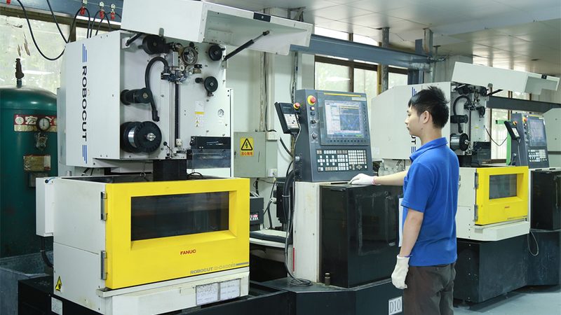 冲压模具配件加工流程解析：从设计到成品的秘密**