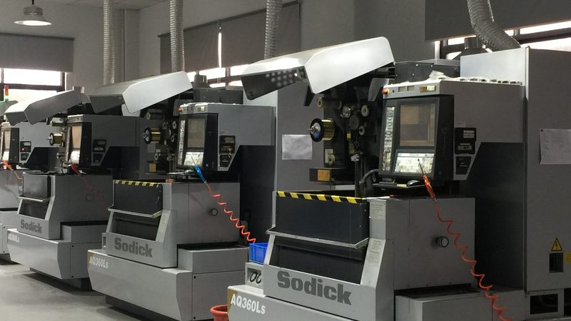 家电模具批发价格：揭秘模具制造的成本构成**